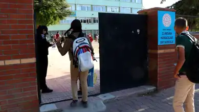 Ağır Okul Çantaları Çocukları Tehdit Ediyor!