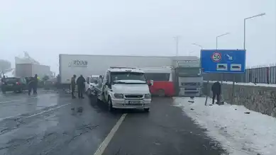 Doğu Anadolu'da Çoklu Araç Kazası: 31 Yaralı